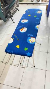 Cầu là quần áo (Bàn để ủi quần áo)