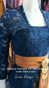 Satu set kebaya sofia