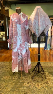 Pia Set Dress + Jilbab by Dian Pelangi LIMITED EDITION Setelan Busana Muslim Baju Maxi Gamis Abaya Gaun Pesta Pernikahan Kondangan Lebaran Casual Formal Wanita Cantik Anggun Modis Modern Simple Elegan Mewah Model Terbaru Motif Batik Kekinian