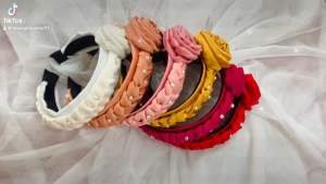 Bờm lụa gắn hoa cho mẹ và bé