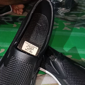 Sepatu Karet Pria dewasa