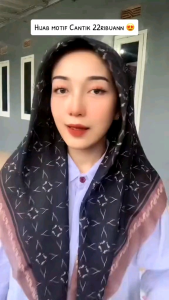 Jilbab Trendy Untuk Ibu: Kerudung Voal Segiempat Motif Mono Hitam Terbaru