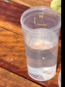 #พร้อมส่ง แก้วเขย่าพลัส ขนาดพร้อมยกดื่ม 320ml Healthy shaker Health H กระบอกเขย่าชา ชงชา ตีชา เขย่ามัทฉะ Food grade