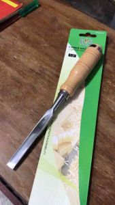 สิ่วเล็บมือ สิ่วโค้ง สิ่วเล็บมือ 1/2 สี่หุน ด้ามไม้ Firmer Gauge Chisel ความยาวรวมด้าม 9 นิ้ว ใช้สำหรับตกเเต่ง ลบเหลี่ยม หรือมุมไม้ ราคาด้ามละ 229 ฿