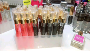 น้ำหอม มาดามฟิน 16 กลิ่น ขายดีที่สุด หอมติดทนนาน 8-16 ชั่วโมง by littlebug perfume