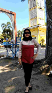 Kaos Atasan Wanita Oval Motif Kombinasi Warna Bahan Katun Adem