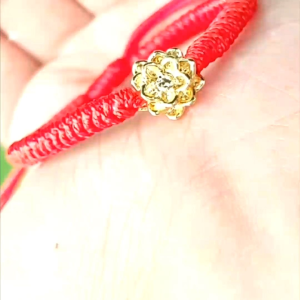 Vòng Đeo Tay Lắc Tay Chỉ Đỏ May Mắn Mix Charm Hoa Sen Titan - MS020