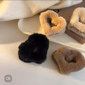 ‼️READY STOCK‼️ (F17) INS Fashion Aesthetic Fluffy Love 6.5cm Medium Hair Claw/Korea Fashion Hair Clip/ Hair Accessories