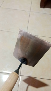 Cangkul Mini Gagang Kayu: Alat Pertanian Praktis & Tahan Lama