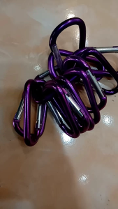 gantungan celana dan kunci