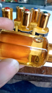 Minyak wangi Oud Bukiyah 12 ml tahan lama bibit Murni tanpa campuran alkohol yang asli pasti awet tidak menggunakan campuran pewarna dan bahan yang lain