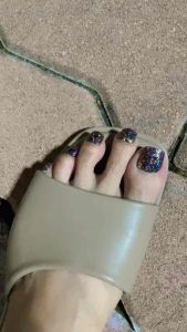 เล็บเท้าสวยฉ่ำ งานกลิตเตอร์สีน้ำตาลเข้ม งานจริงวิ้งวับมาก