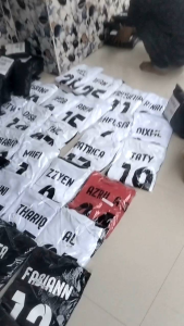 FREEEGRATIS TAMBAH NAMA NOPUNG JERSEY SETELAN DEWASA JERSEY SPORT OLAHRAGA TERMURAH COSTUM SEPAKBOLA PRIA DAN WANITA