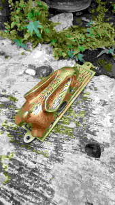 Ketukan Pintu Kuningan Antik Motif Kelinci