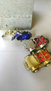 Diecast Miniatur Mobil Jeep Klasik Pajangan 1 Pcs