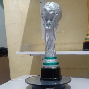 Piala FIFA World Cup 30 cm Silver Resin: Penghias Rumah yang Eksklusif