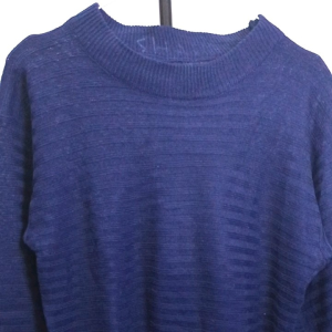 Thrift / Pre Loved / Second / Mantan sweater baju atasan tangan panjang perempuan warna biru tua