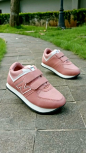 Sepatu Anak Perempuan Velcro Warna Pink Lucu – Sneakers Anak Sporty Nyaman untuk Sekolah & Main