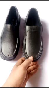 Sepatu Kerja Nyaman & Tahan Lama: Tips Memilih & Menggunakan