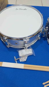 Sports in Style La Marcha Snare Drum Size 12x5 inches Silver