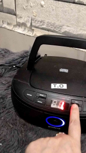 Affordable Groov-e Mini Boombox Portable CD Player with FM Radio 220 volts 😍👌