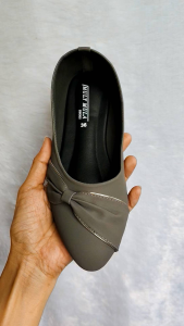 🔥รองเท้าคัทชูหัวแหลม ไซส์.36 -45 #ส้นแบน คาดโบว์เอียงข้าง แต่งขอบเมทัลลิก...พร้อมส่ง✅