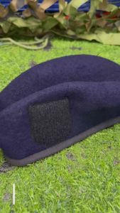 หมวกเบเร่ต์กรมรุ่นติดตีนตุ๊กแก เหมาะกับข้าราชการ ทุกระดับ ✅️หมวก รุ่นตุ๊กแก ติดอาร์มได้ ✅️น้ำหนักเบา ✅️ถูกระเบียบ 🔴ขนาดไซด์ 👉No.6 เส้นรอบวง 56 Cm. 👉No.7 เส้นรอบวง 57 Cm. 👉No.8 เส้นรอบวง 58 Cm.