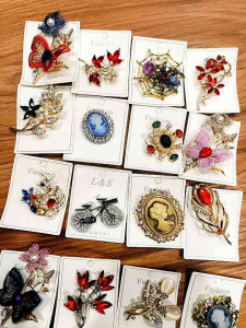 63SK-B flower leaf & butterfly elegant classic brooch kerongsang mewah gaya pin tudung woman gift
