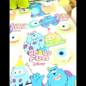 ชุดผ้าปูที่นอนลายการ์ตูน  ผ้าปู +ปลอกหมอน2ใบ  เนื้อผ้านิ่มสบาย .ระบายอากาษได้ดี