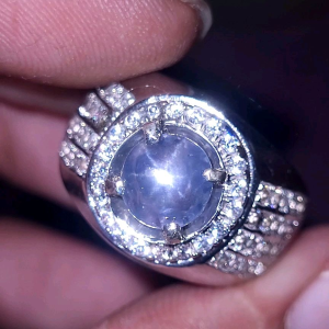 Mengenal Safir Biru Alami Ceylon Sri Lanka dan Perhiasan dengan Tubuh Kaca