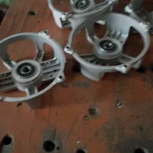 Nắp Chụp Nhôm Đóng VÒNG BI 608(BỘ TR &SAU)