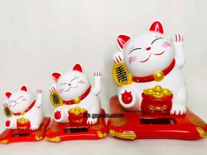 Lucky Cat (Trắng) – Mèo thần tài may mắn sử dụng năng lượng mặt trời.