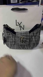 กระเป๋า Lyn hobo สายโซ่ลิน 5 สี รุ่นผ้าทวิตคลอตามหา มีทั้งงานหนังเเละงานผ้าทวิต คอลใหม่ที่ทุกคนตามหา  สะพาย 2 เเบบ