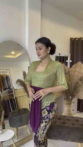 Kebaya Sofia Brokat Streat Lengan Lonceng: Desain Elegan untuk Acara Formal