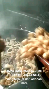KERUPUK GENDAR STIK JARI 1KG MENTAH/cemilan/kerupuk mentah/kerupuk terlaris/cemilan/gorengan/peyek/topping makan/keripik kerupuk