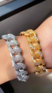 Gelang Xuping Mata Plat Kait CXB566: Gelang Gaya Modern & Desain Unik