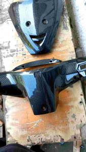 Batok Belakang & Dasi Depan Karisma Karbon: Desain Motor Premium