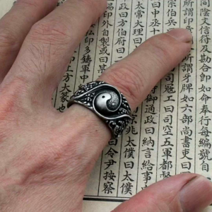 Cincin Elegan Desain Taichi Yin Yang (Adjustable)