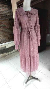 Gamis Brokat Nyaman & Elegan: Pilihan Busui Resleting Depan