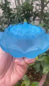 LƯ XÔNG TRẦM HƯƠNG BẰNG ĐÁ LƯU LY HÌNH SEN MÀU XANH NGỌC NẶNG 585GRAM ĐẦY ĐỦ PHỤ KIỆN ĐI KÈM (QUÀ: MIẾNG TRẦM BỎ VÍ TÀI LỘC)