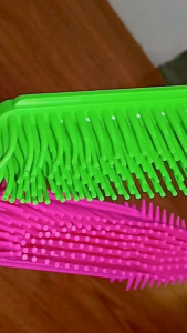 32cm Long Handled Pet Dog Bath Brush Cat Puppy Hair Removal Brush Rubber Pet Cleaning Supplies