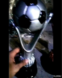 Trophy Piala Bola Perunggu Tinggi 30 cm Unik Aesthetic Murah