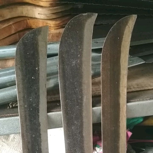 BABAD RUMPUT BAJA KORED PEMANGKAS RUMPUT DAN ILALANG