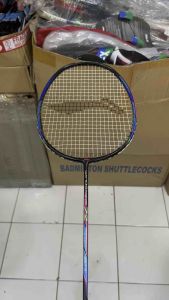 Raket Badminton Lining Windstorm 72 30Lbs