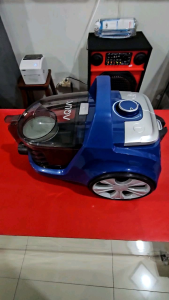 PENYEDOT DEBU KINERJA TINGGI: VAKUM CLEANER AQUA AC-E171