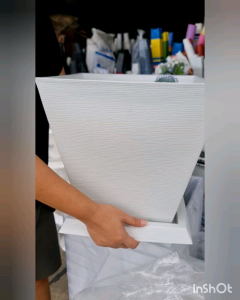 (อ่านขนาดให้ละเอียดนะคะ)กระถางNatureพร้อมถาดรอง(หนา)ขนาด15นิ้วและ18นิ้ว(วัดแนวทะแยง)มีขนาดแจ้งใต้กระถางทุกใบ