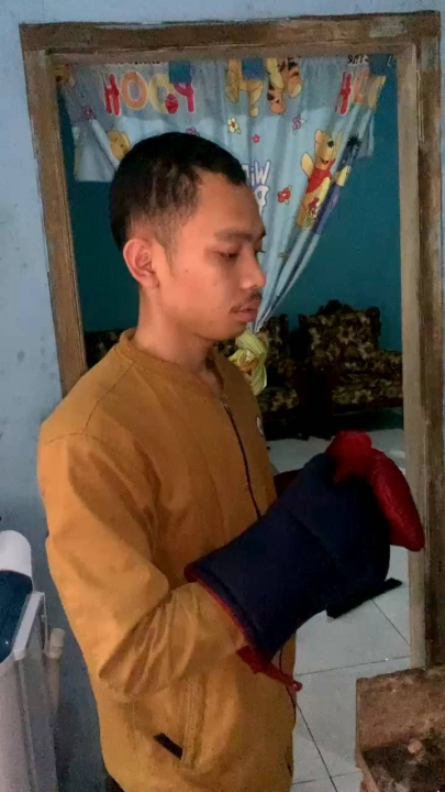 Sarung tangan oven anti panas tebal 3 lapisan quality+