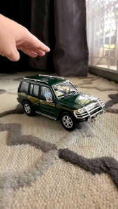 Mitsubishi Pajero Diecast Scale 1/18 1:18 Die-Cast Model Toys Toy Car Collection Vehicle Toy Car For Kids