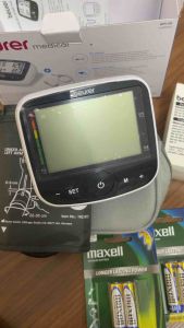 Máy đo huyết áp bắp tay Beurer BM40 (Có adapter) ( Bảo hành 3 năm )