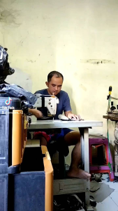 Jaket Bomber Minimalis Pria: Desain & Keunggulan